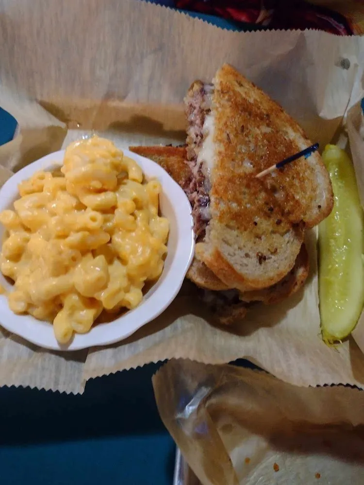 Patty Melt with Mac & Cheese